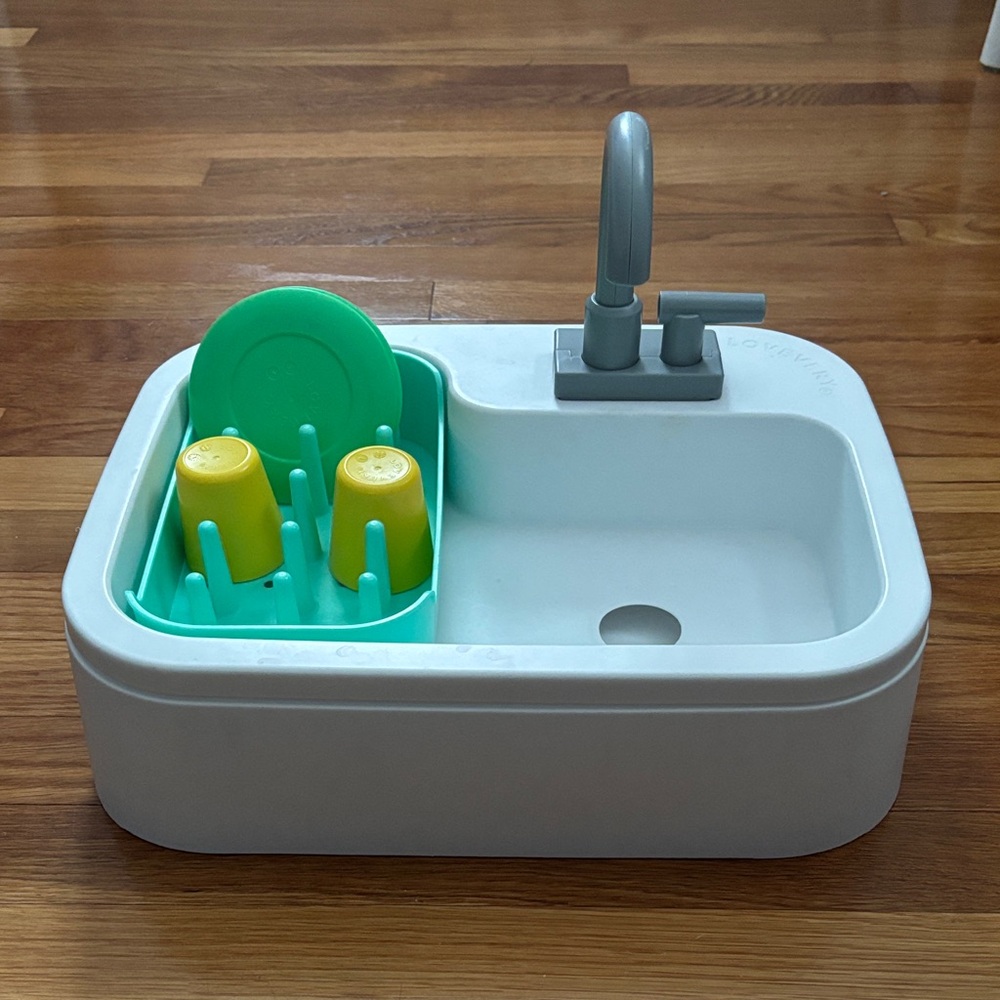 Lovevery Kitchen Sink with Accessories